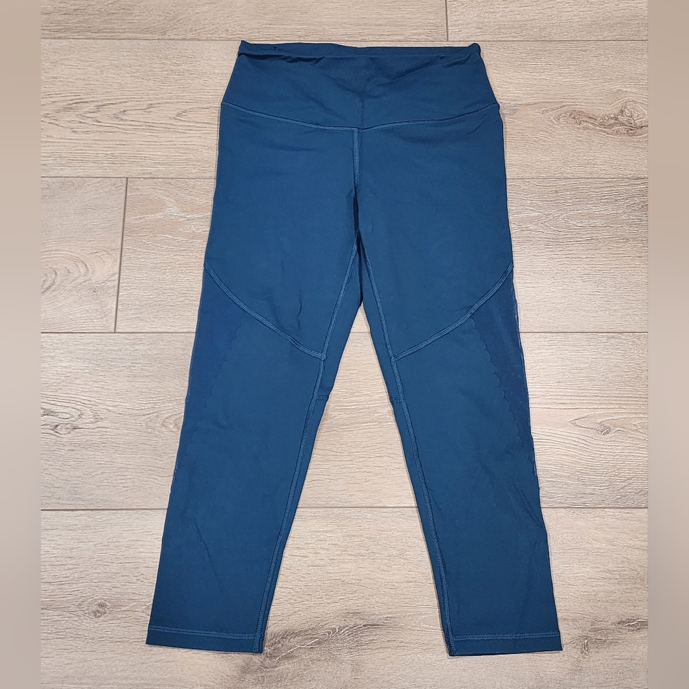 Victoria's Secret VICTORIA SPORT Capri Leggings Women’s Sportswear Size S